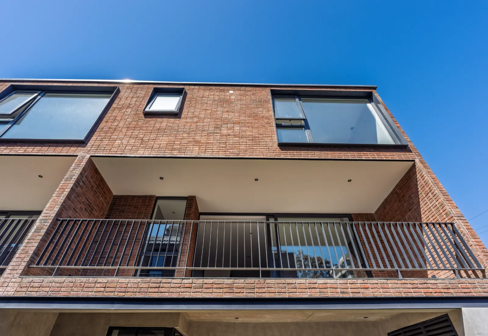 Condominio_chica_BAK09560